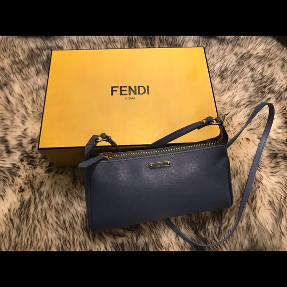 Fendi Handbags - Fendi purse